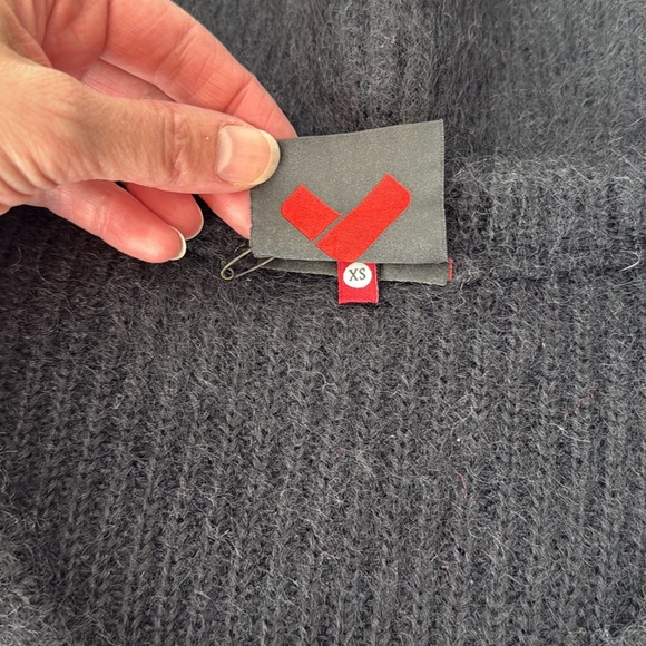 Happy Sheep v-neck sweater - Picture 5 of 6